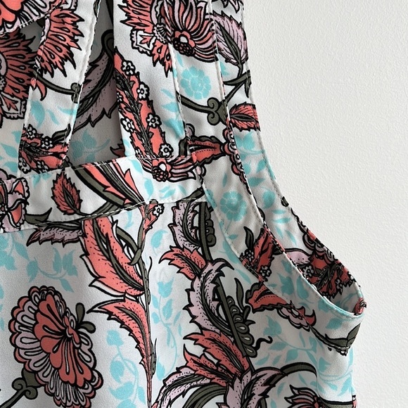 CANDIES FLORAL PATTERNS SLEEVELESS KEYHOLE BACK WOMEN TOP SIZE M - Picture 3 of 11